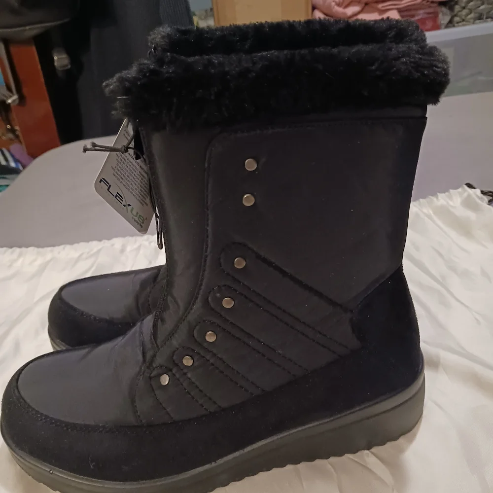 NWT!! WOMEN'S WATERPROOF WINTER BOOTS Sz 7 - Picture 3 of 13